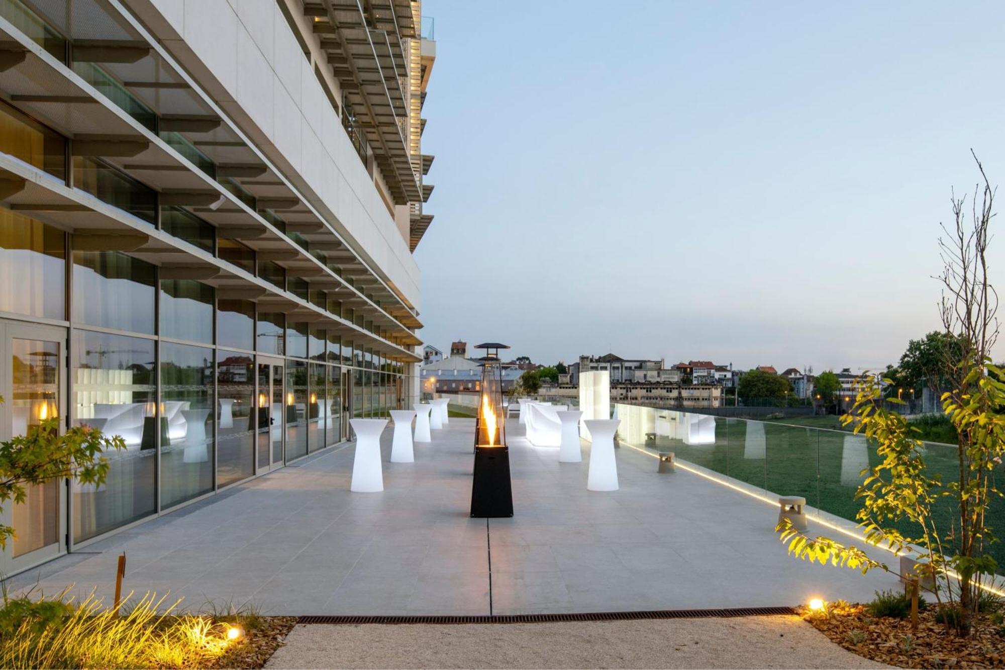Renaissance Porto Lapa Hotel Kültér fotó The Sky Bar