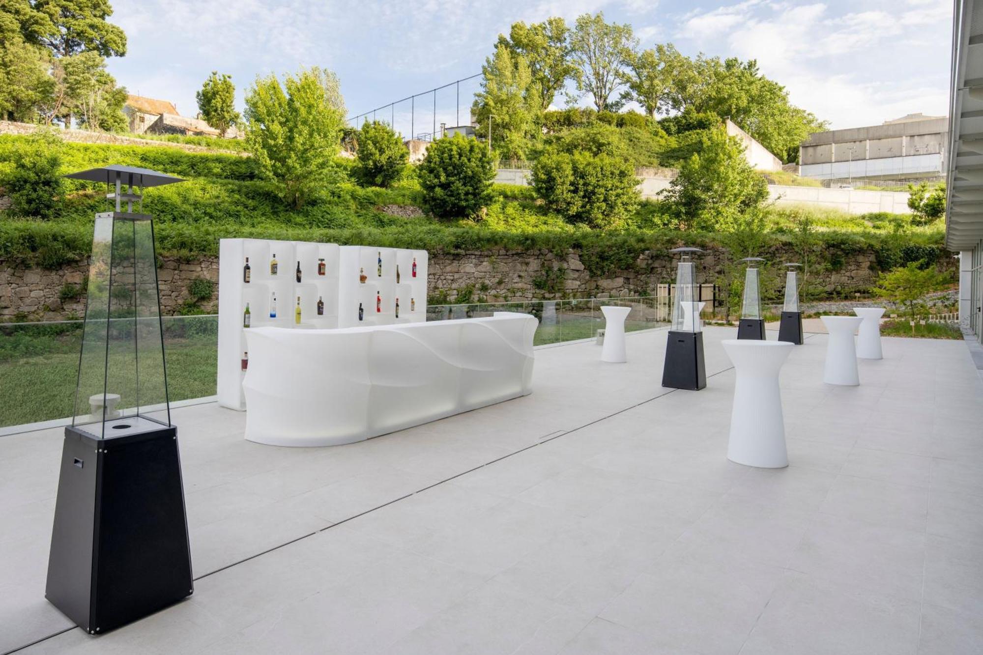 Renaissance Porto Lapa Hotel Kültér fotó The terrace of the museum